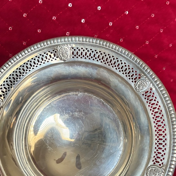 Elegant sterling Silver Plated Bowl - Picture 8 of 9